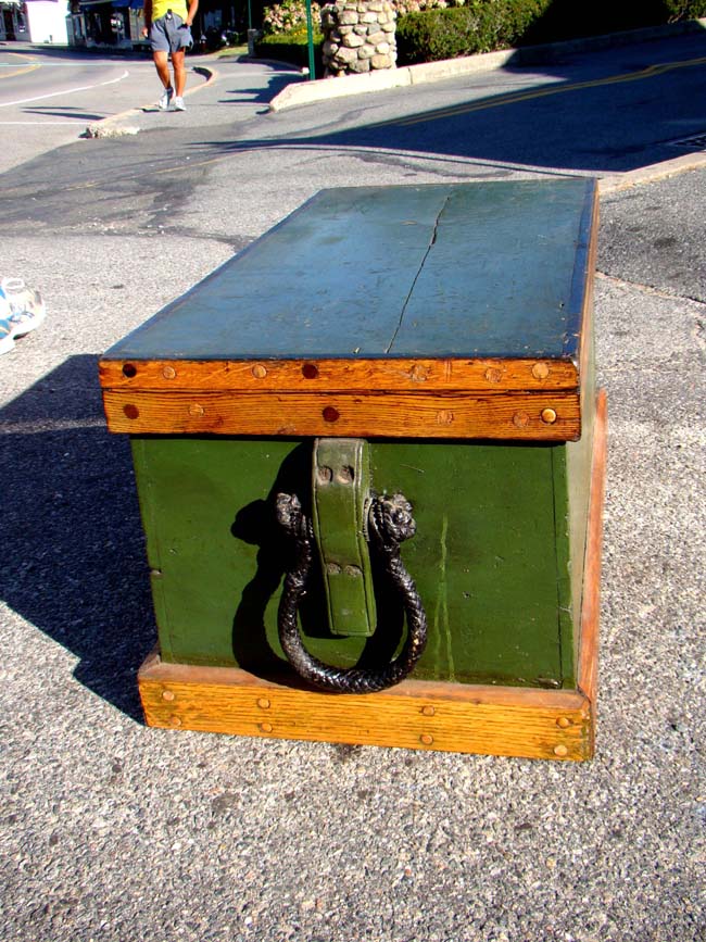 A 19th century painted seaman's chest with original sailor-made beckets and shaped cleats circa 1880 — image 3